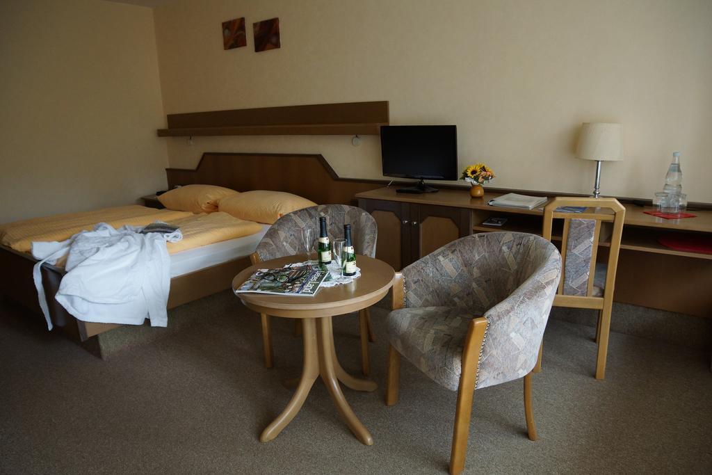 Pension Woelfel Hotell Bad Steben Rum bild